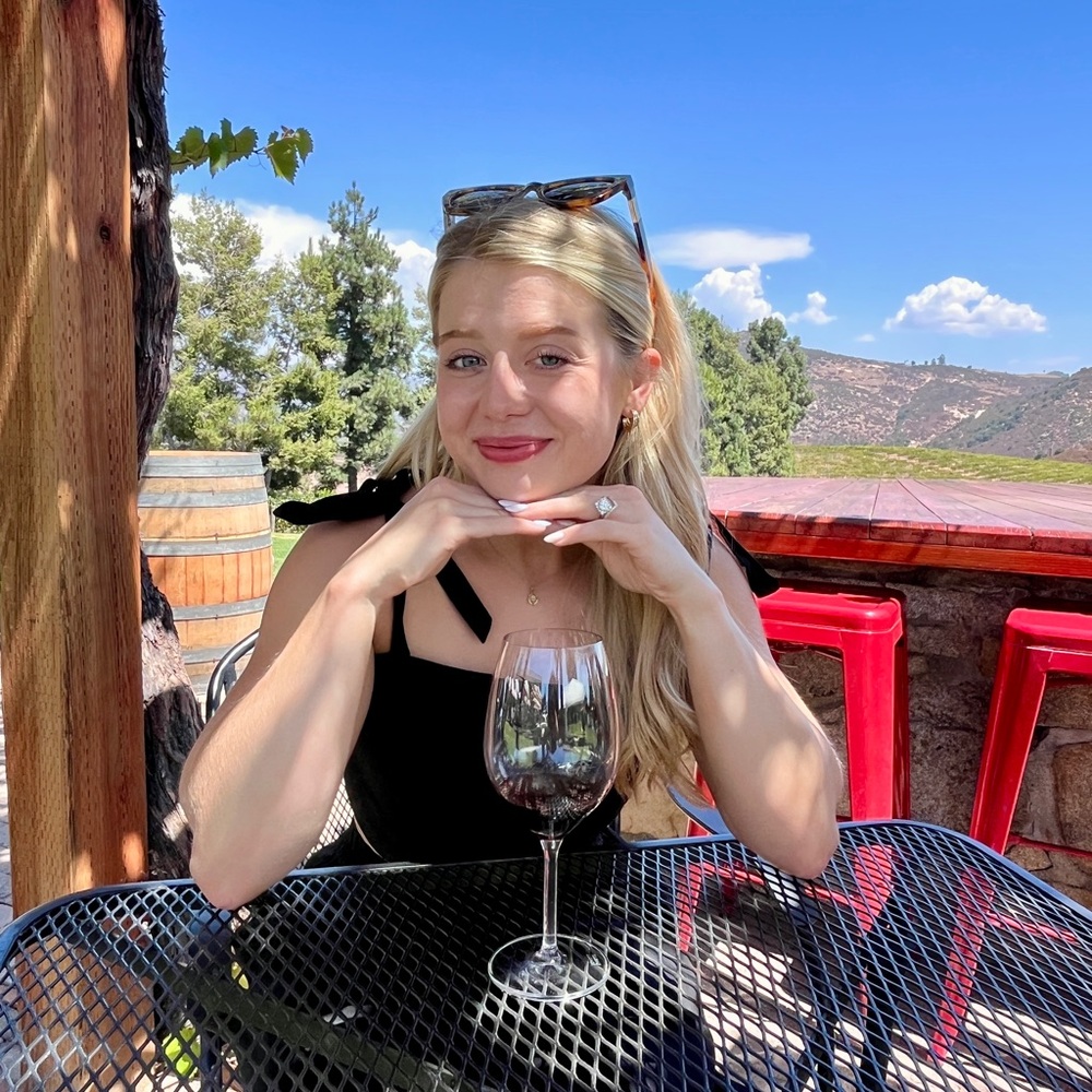 Meet your Posher, Olivia